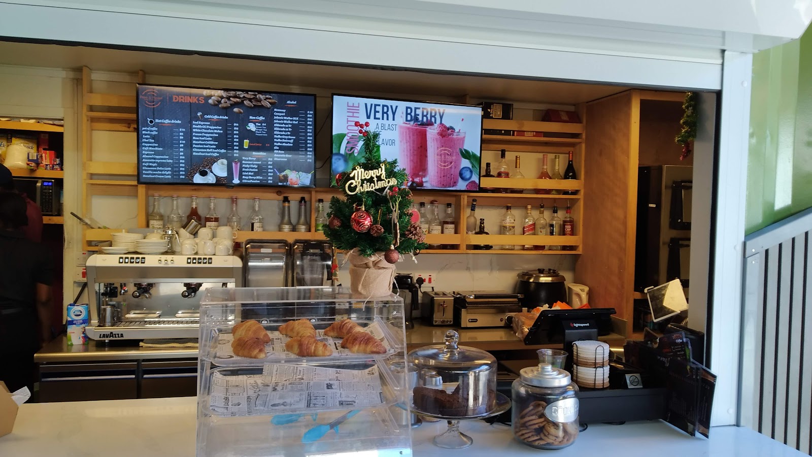Rise & Roast Cafe’ and Bistro