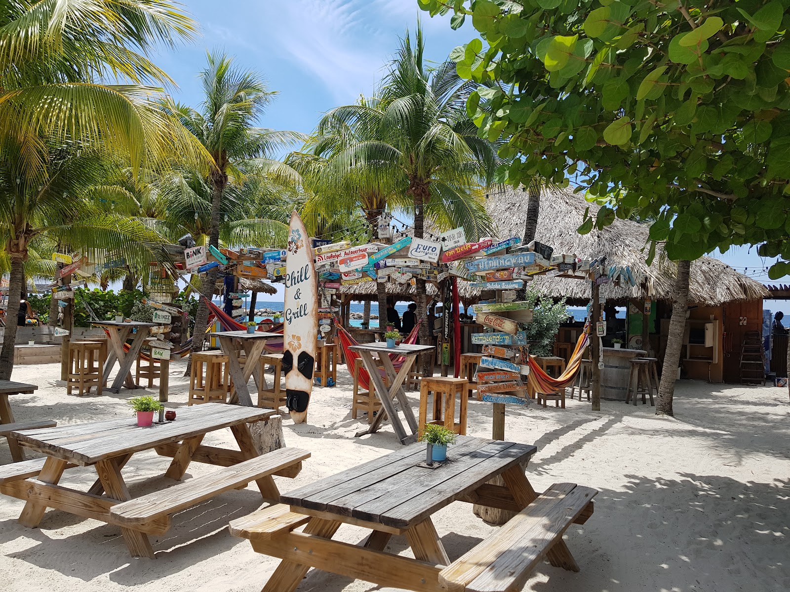Chill Beach Bar & Grill