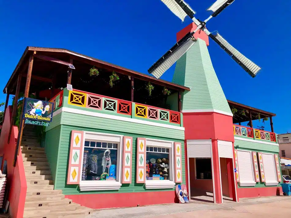 Dutch Blonde Beach Bar & Restaurant
